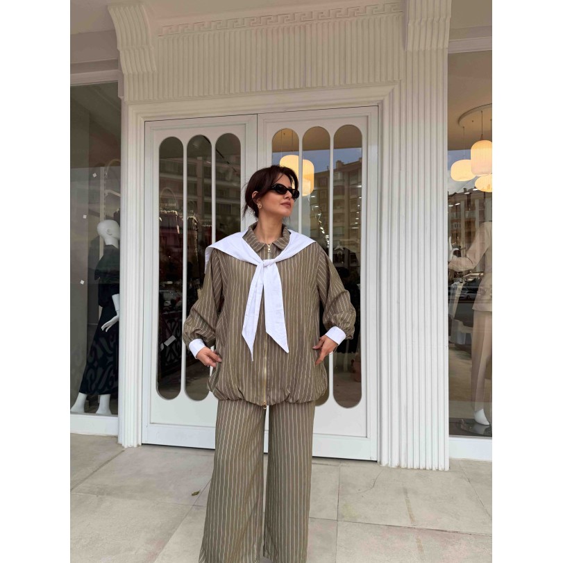 KEIVA ÇİZGİLİ MODERN TAKIM