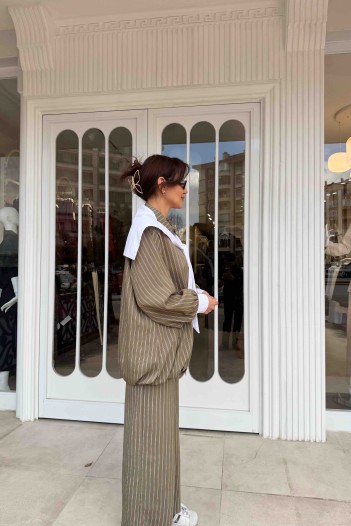 KEIVA ÇİZGİLİ MODERN TAKIM