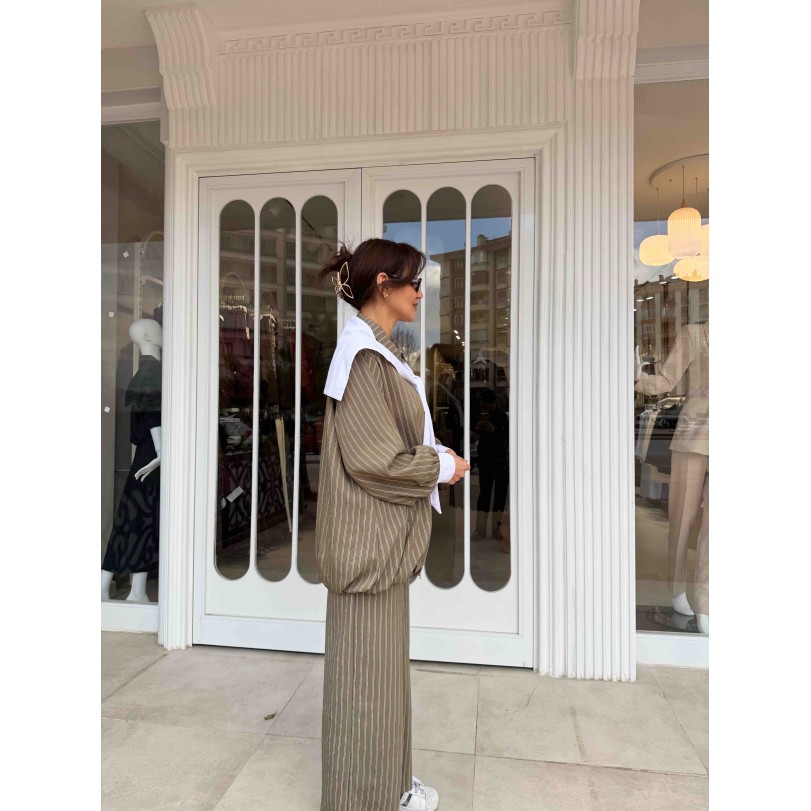 KEIVA ÇİZGİLİ MODERN TAKIM