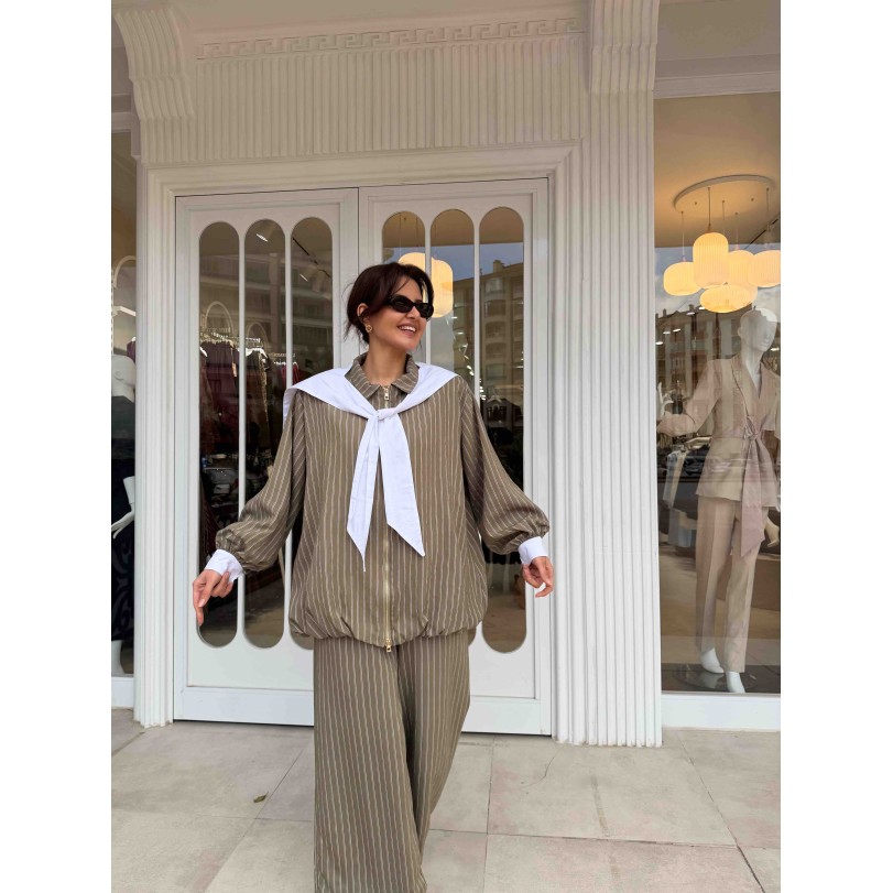 KEIVA ÇİZGİLİ MODERN TAKIM