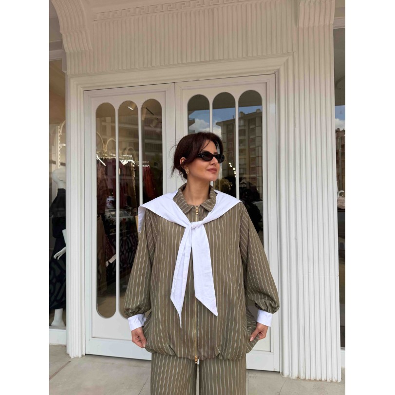 KEIVA ÇİZGİLİ MODERN TAKIM